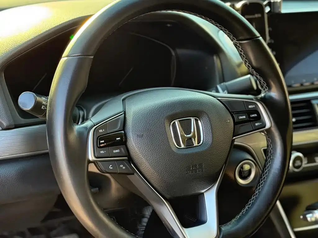 Honda Accord — фото 7