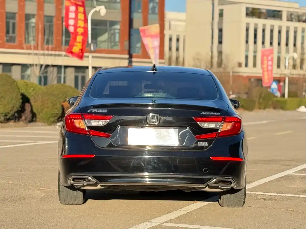 Honda Accord — фото 9