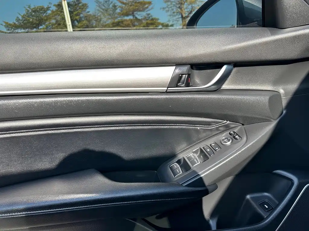 Honda Accord — фото 19
