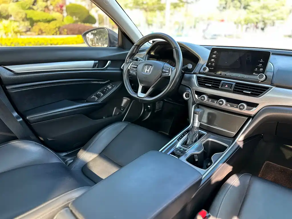 Honda Accord — фото 22