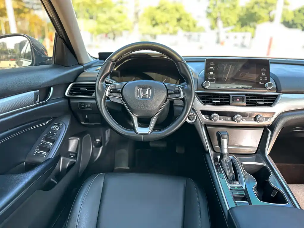 Honda Accord — фото 23