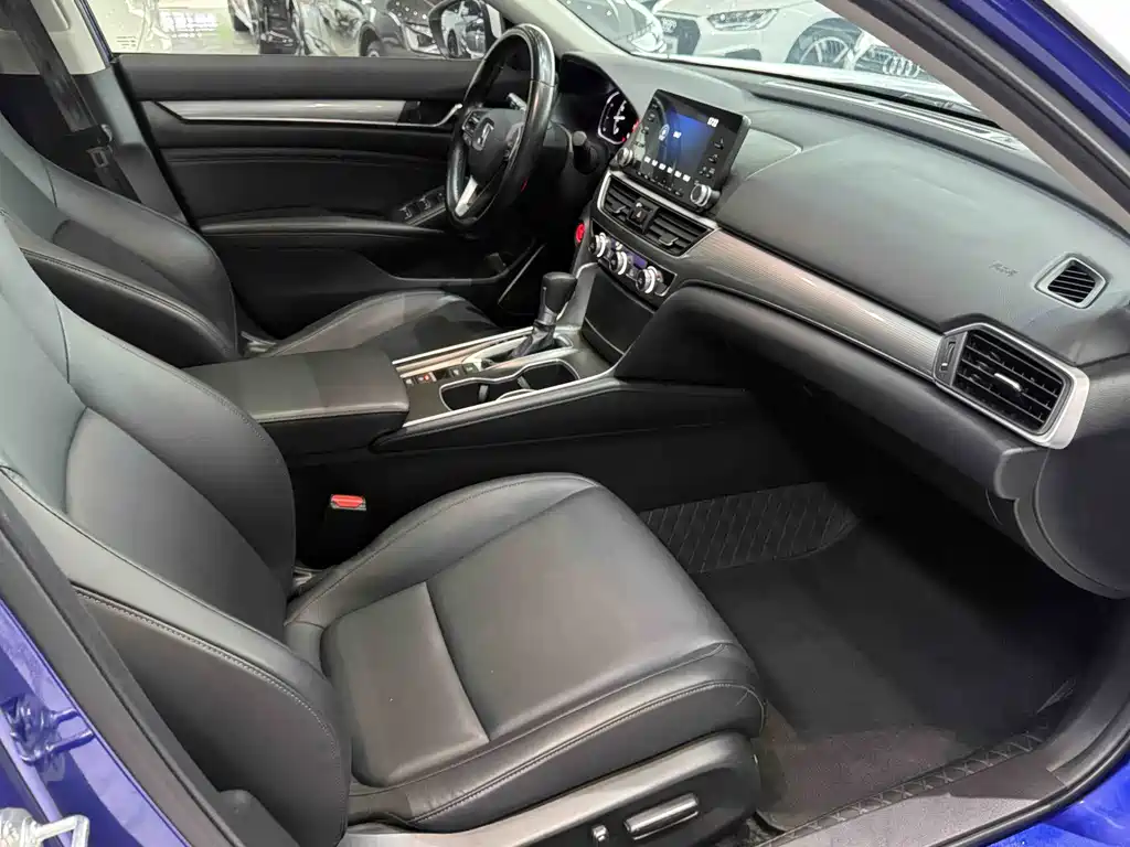 Honda Accord — фото 11