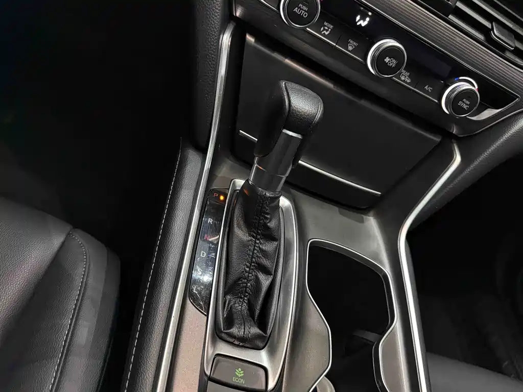 Honda Accord — фото 13