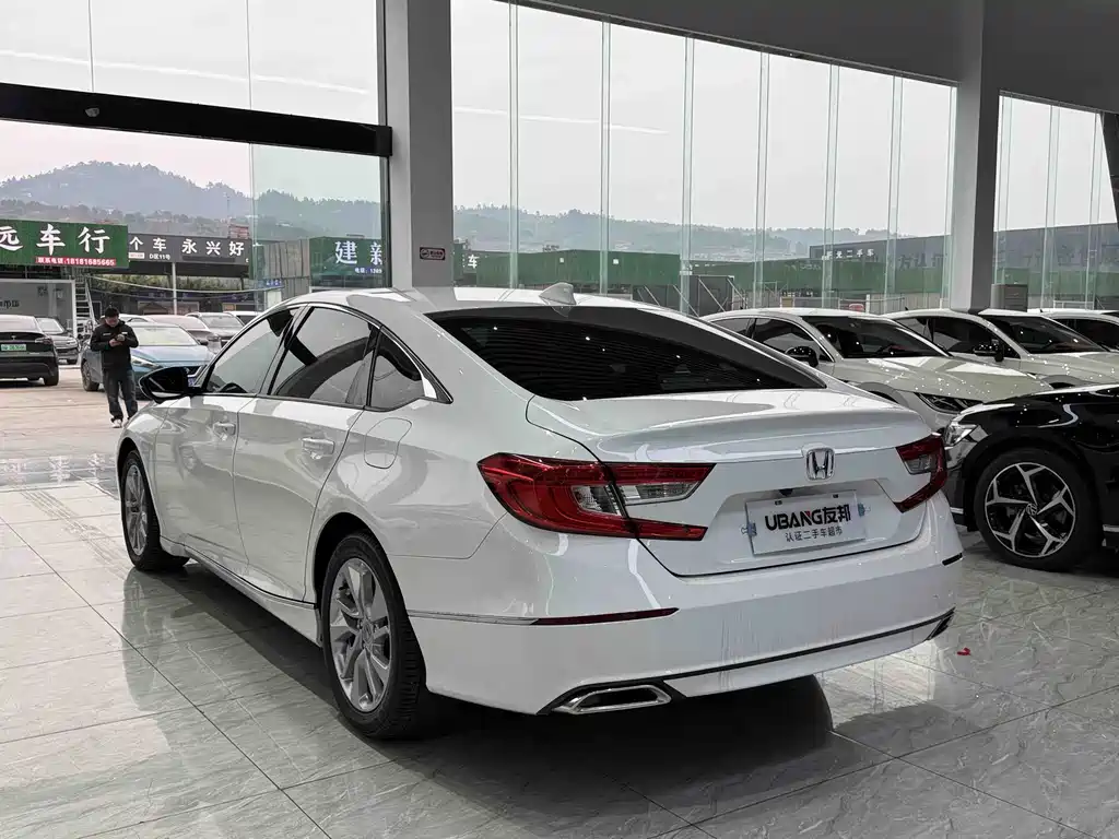 Honda Accord — фото 5