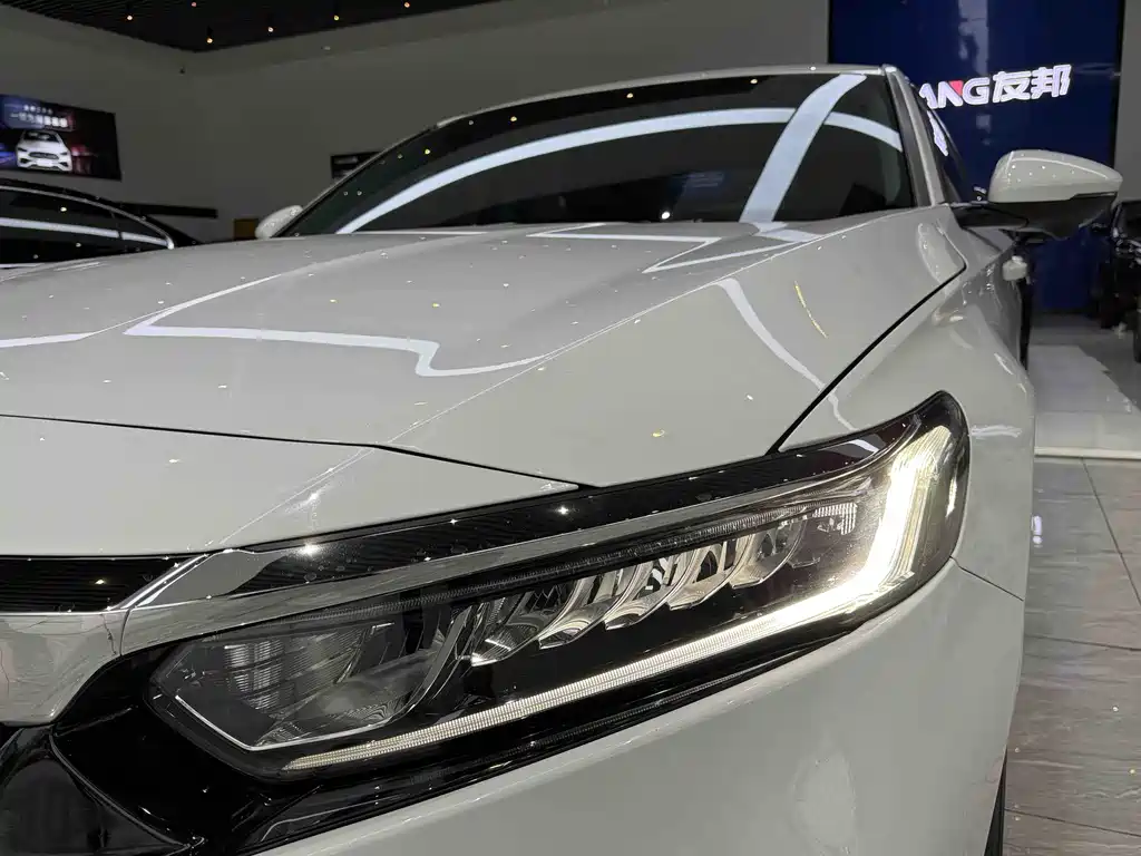Honda Accord — фото 6