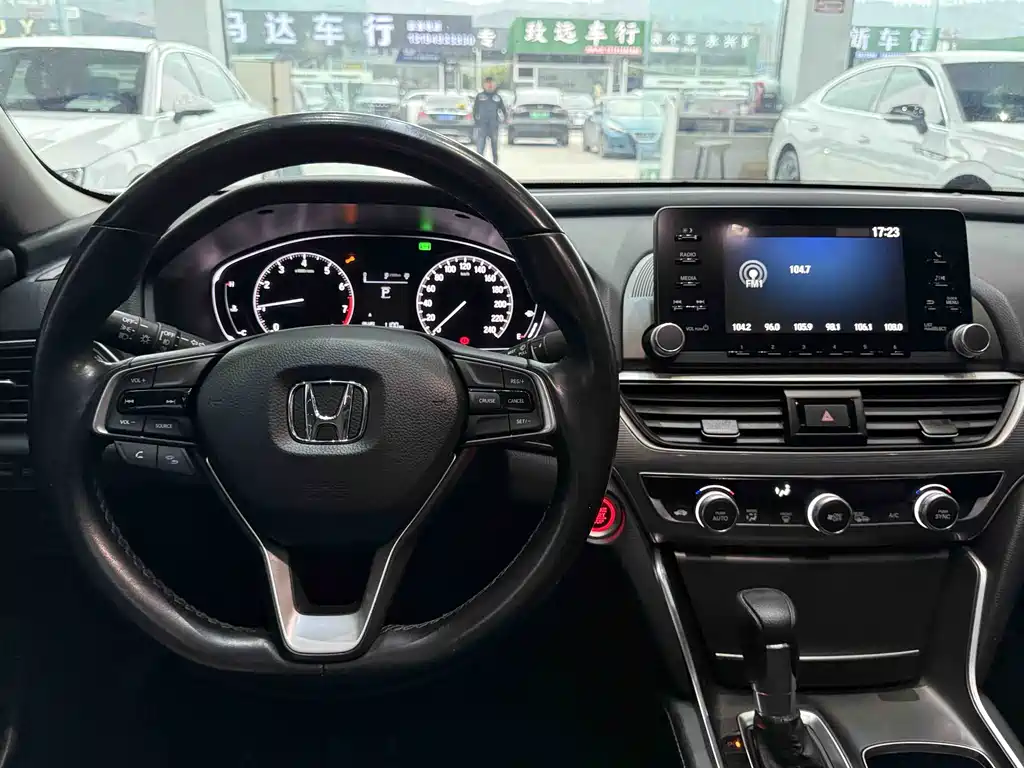 Honda Accord — фото 7