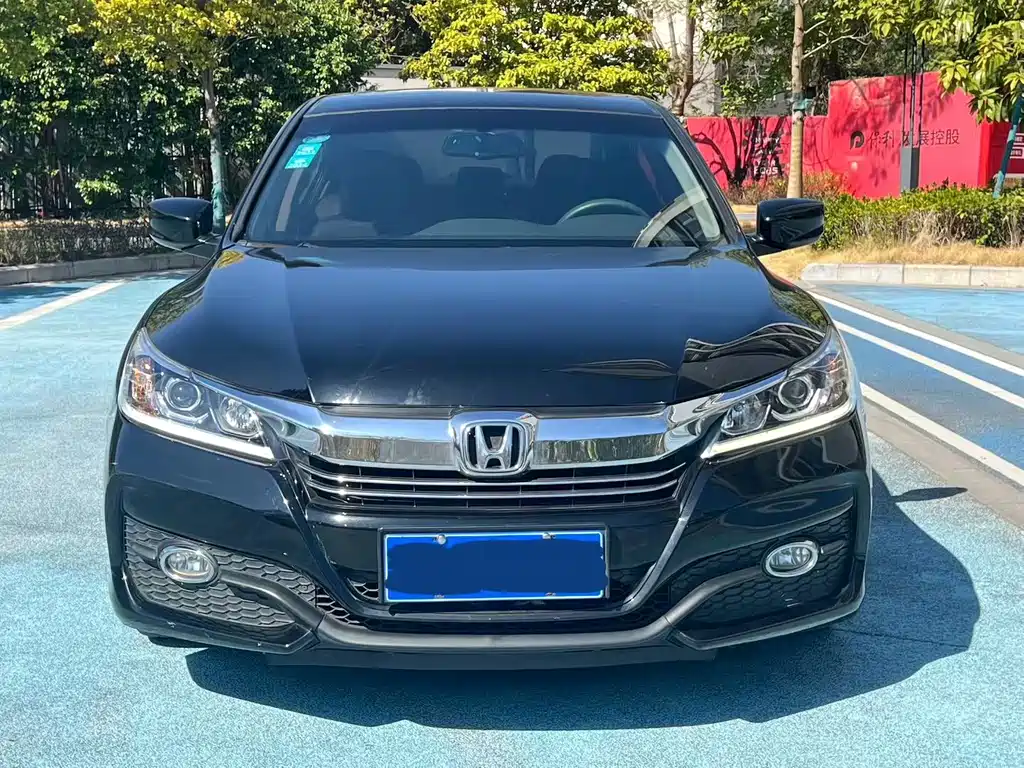 Honda Accord — фото 2