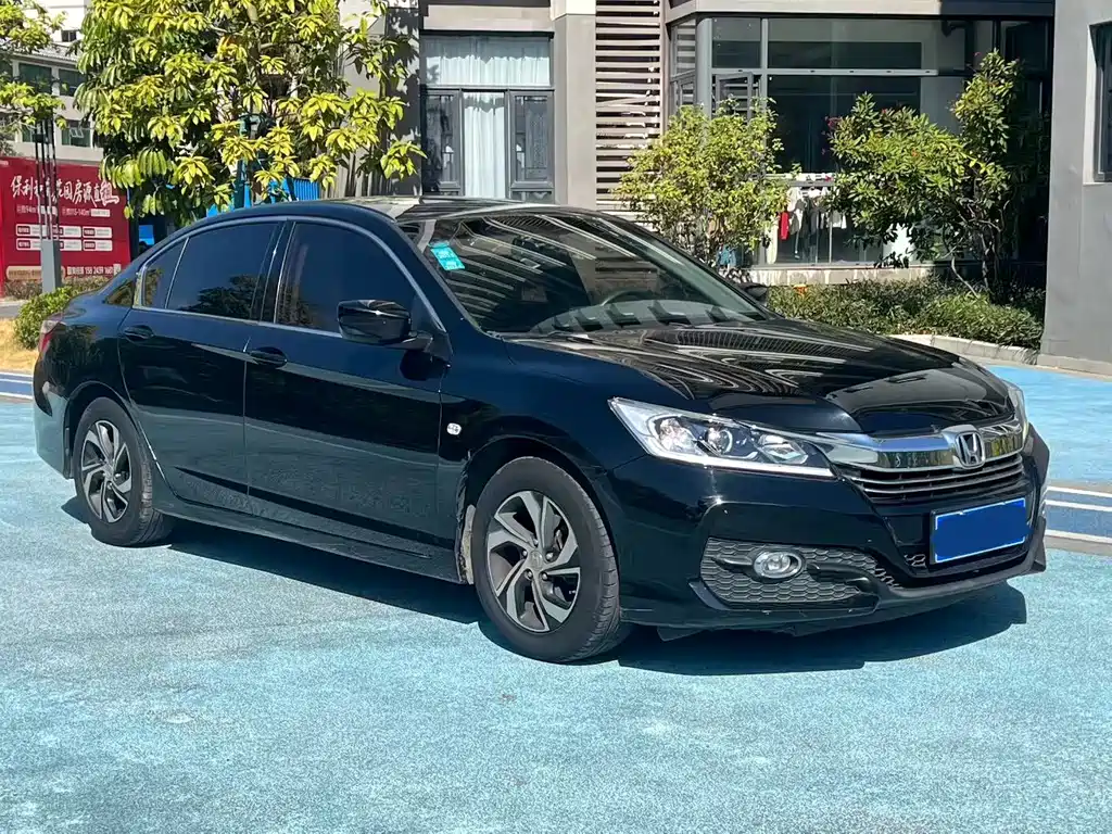 Honda Accord — фото 3
