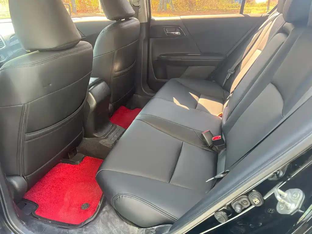 Honda Accord — фото 6