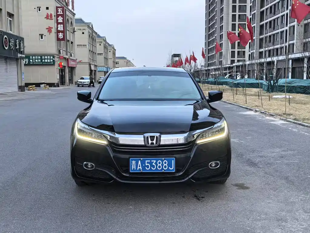 Honda Accord — фото 2