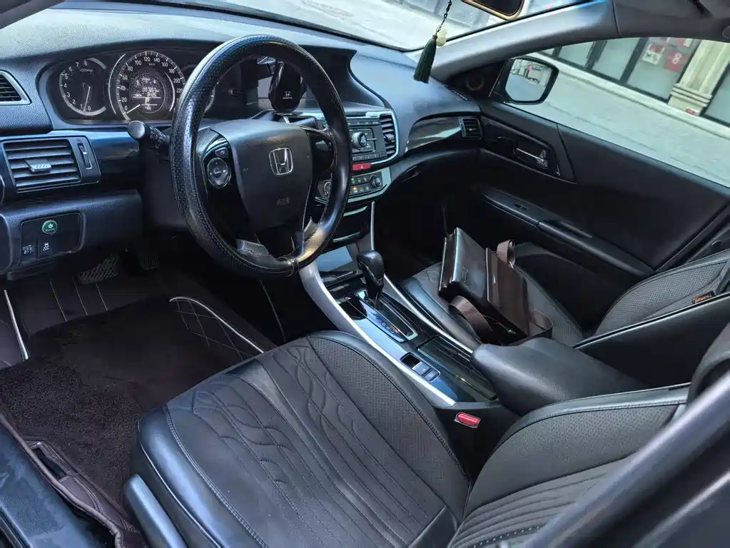 Honda Accord — фото 4