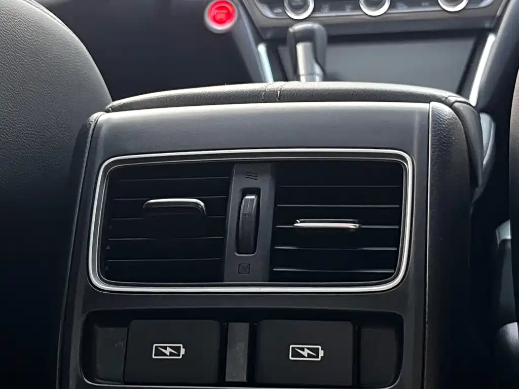 Honda Accord — фото 11