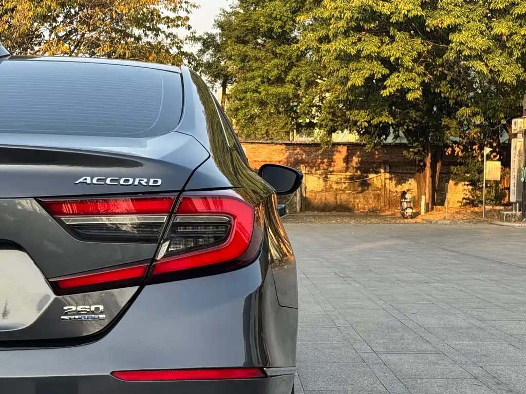 Honda Accord — фото 13