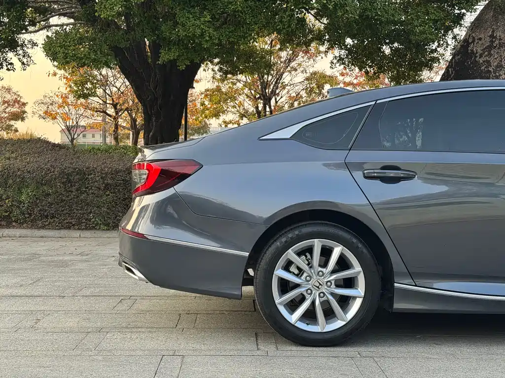Honda Accord — фото 14