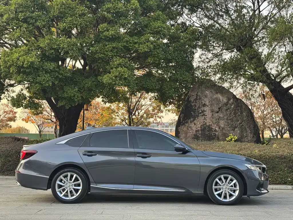 Honda Accord — фото 15