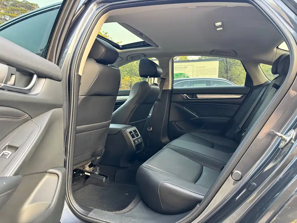 Honda Accord — фото 5