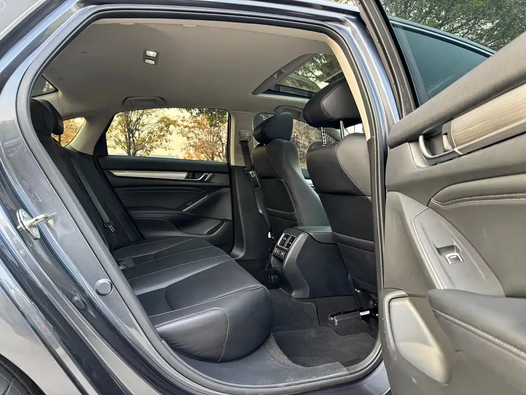 Honda Accord — фото 6