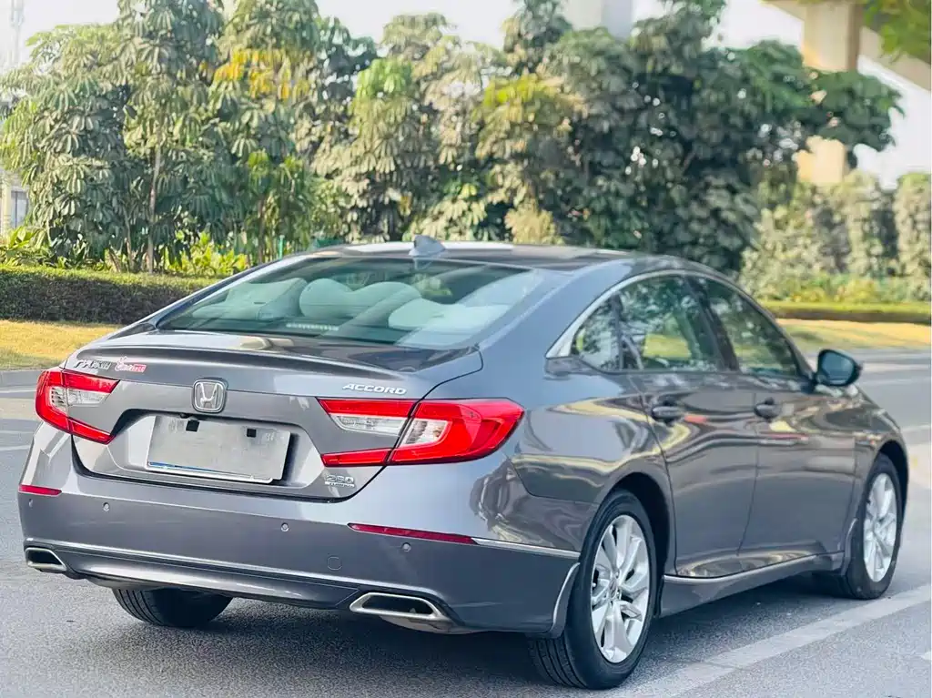 Honda Accord — фото 5