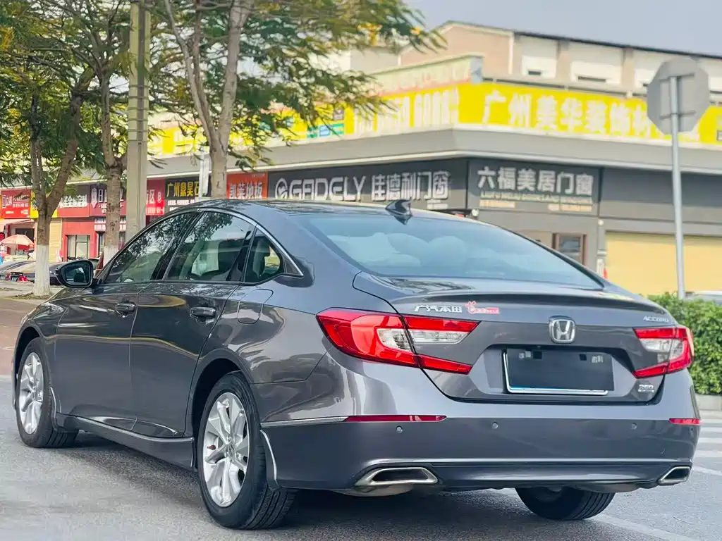 Honda Accord — фото 6