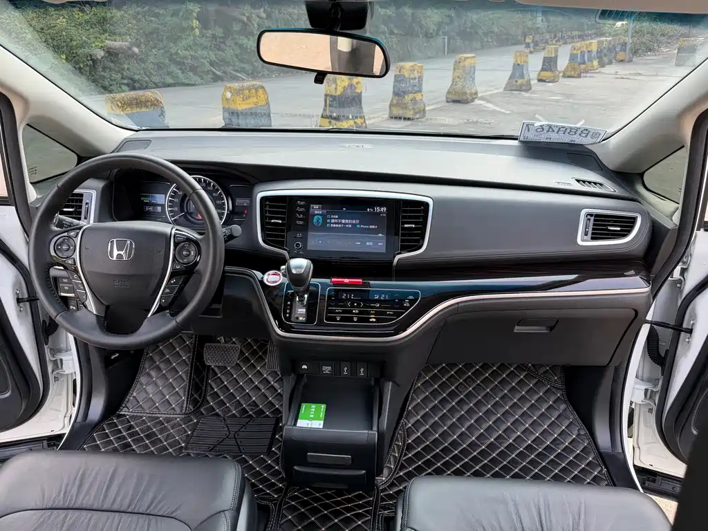 Honda Odyssey — фото 14