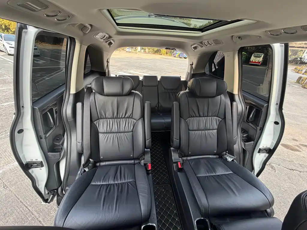Honda Odyssey — фото 15