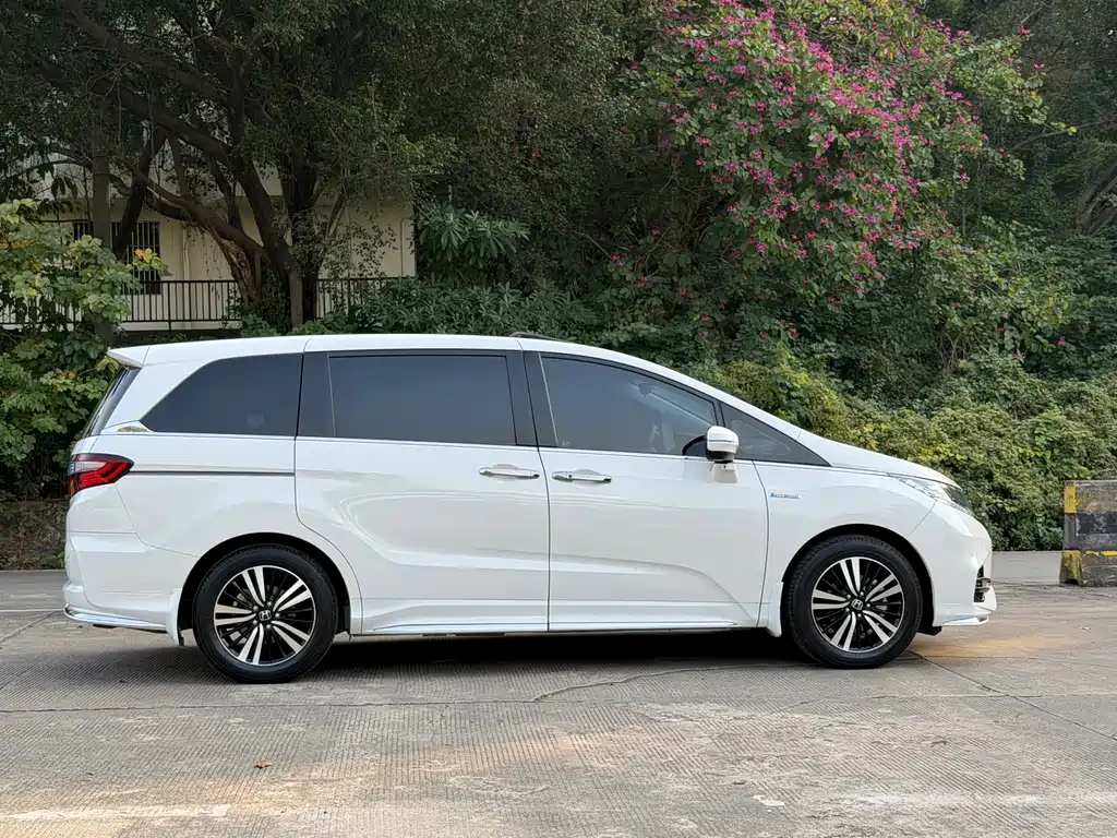 Honda Odyssey — фото 28