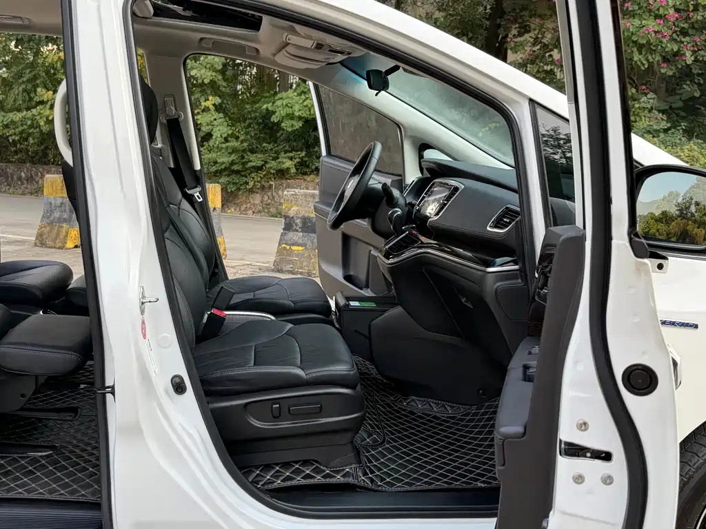 Honda Odyssey — фото 10