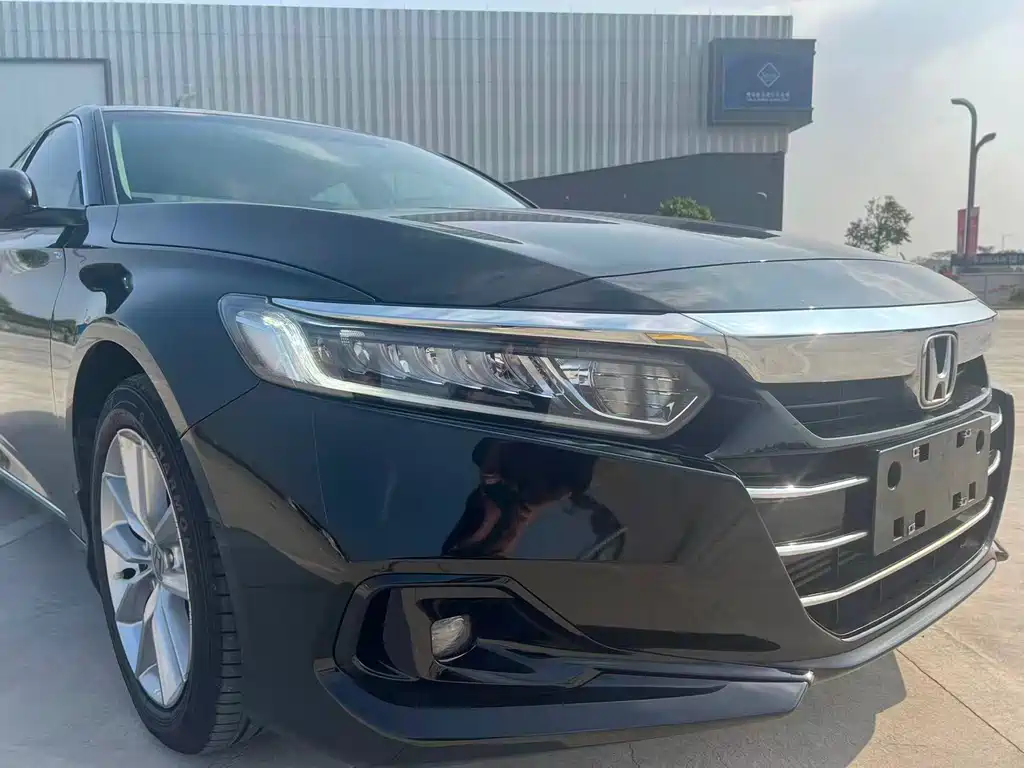 Honda Accord — фото 11