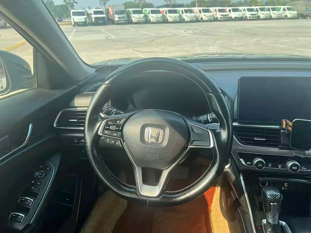 Honda Accord — фото 5