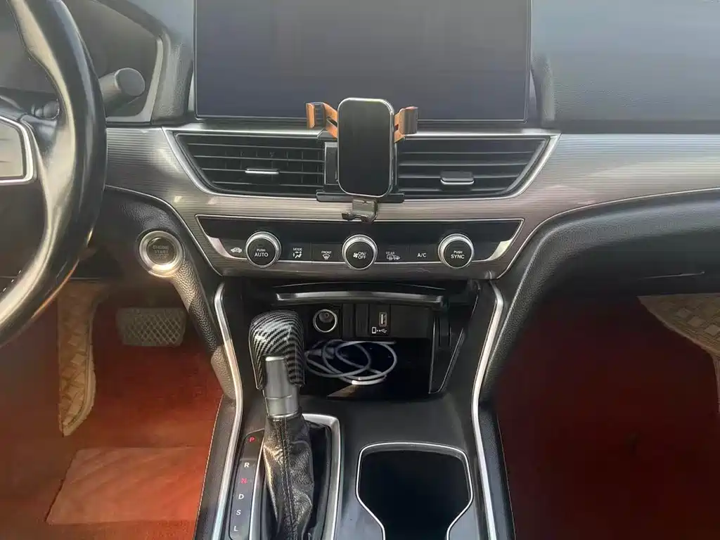Honda Accord — фото 6