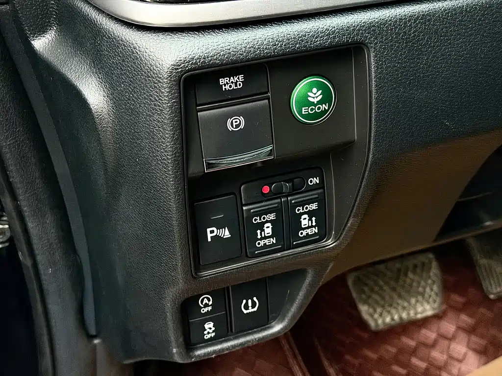 Honda Odyssey — фото 11