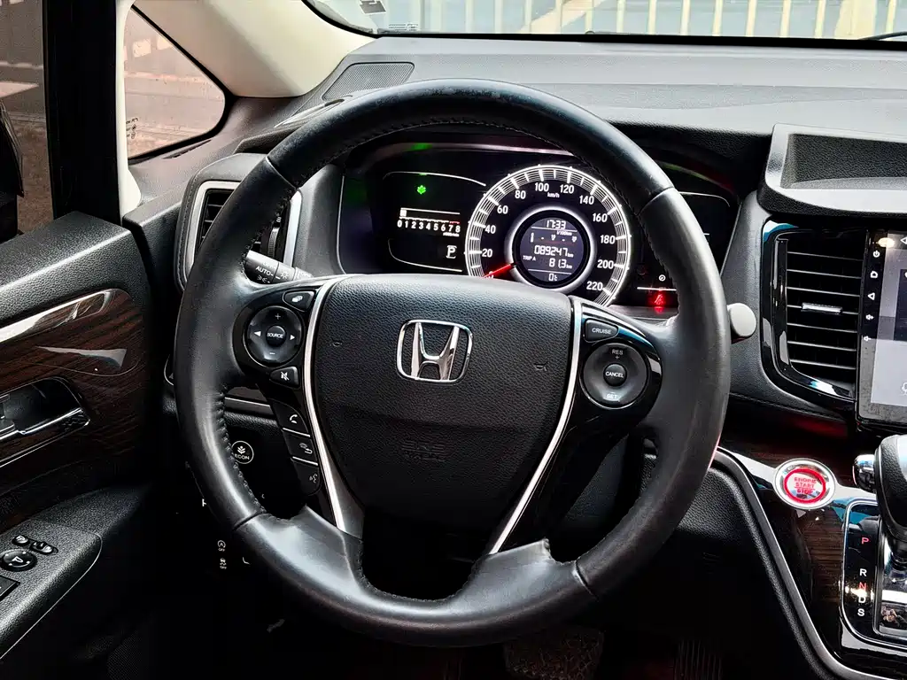 Honda Odyssey — фото 10