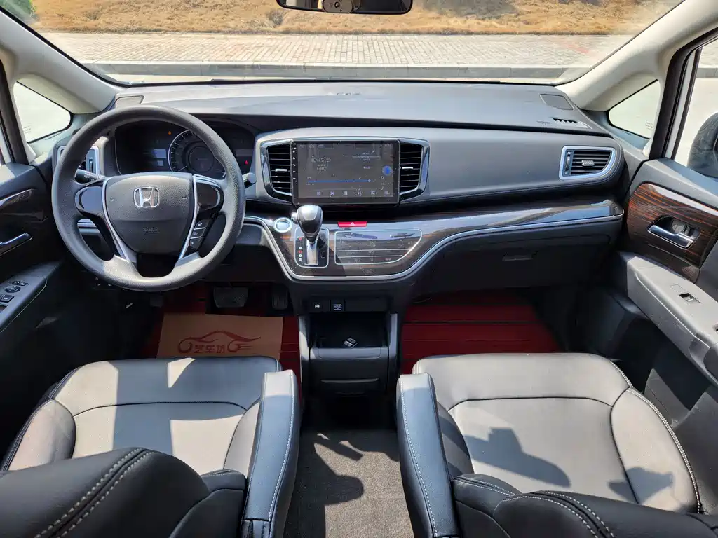 Honda Odyssey — фото 11