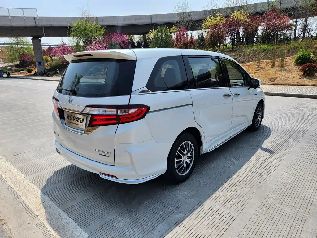 Honda Odyssey — фото 14