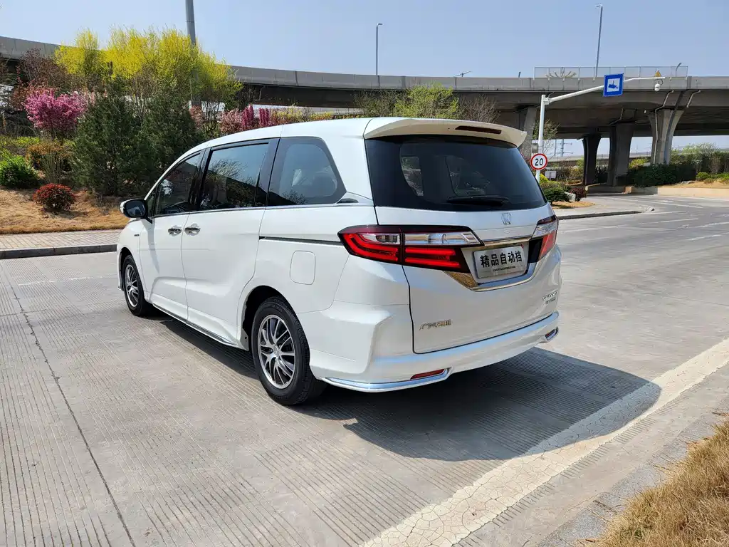 Honda Odyssey — фото 16
