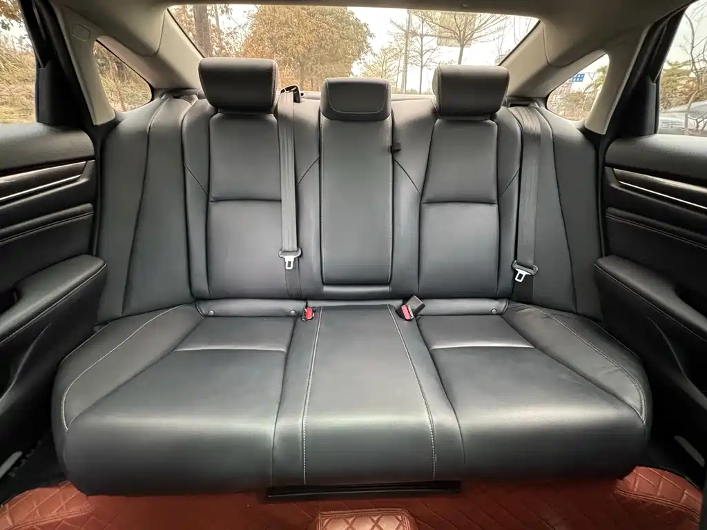 Honda Accord — фото 13