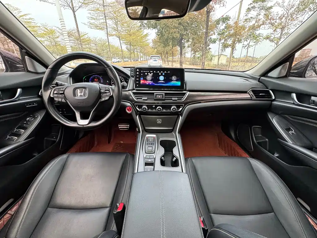 Honda Accord — фото 8