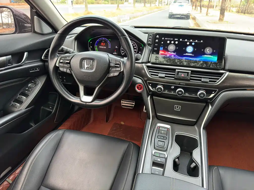 Honda Accord — фото 9