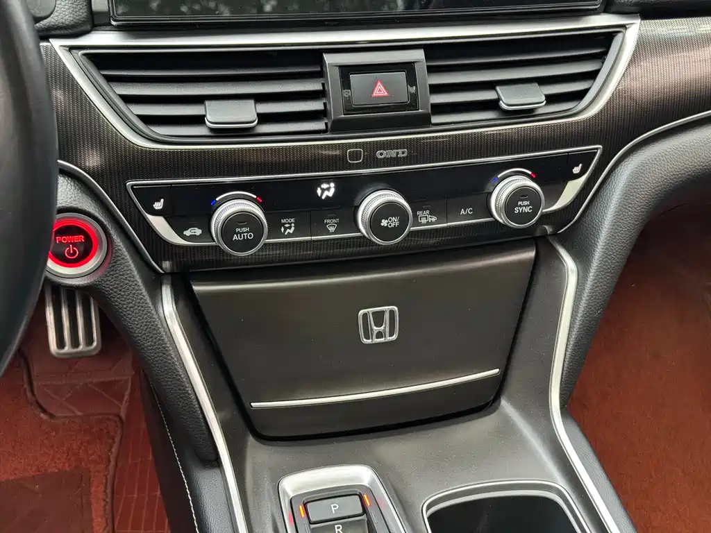 Honda Accord — фото 10