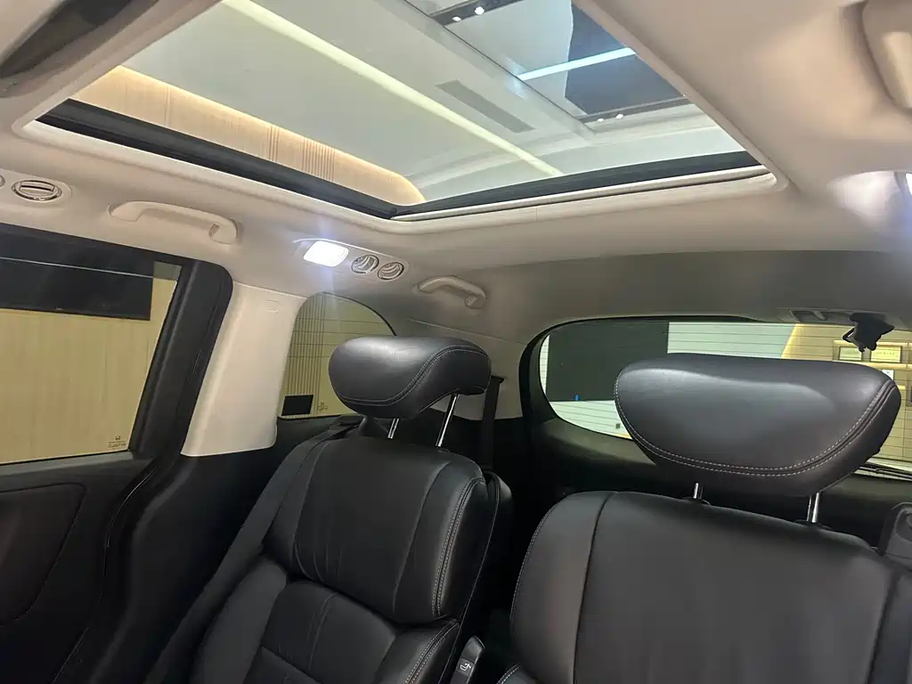 Honda Elysion — фото 13