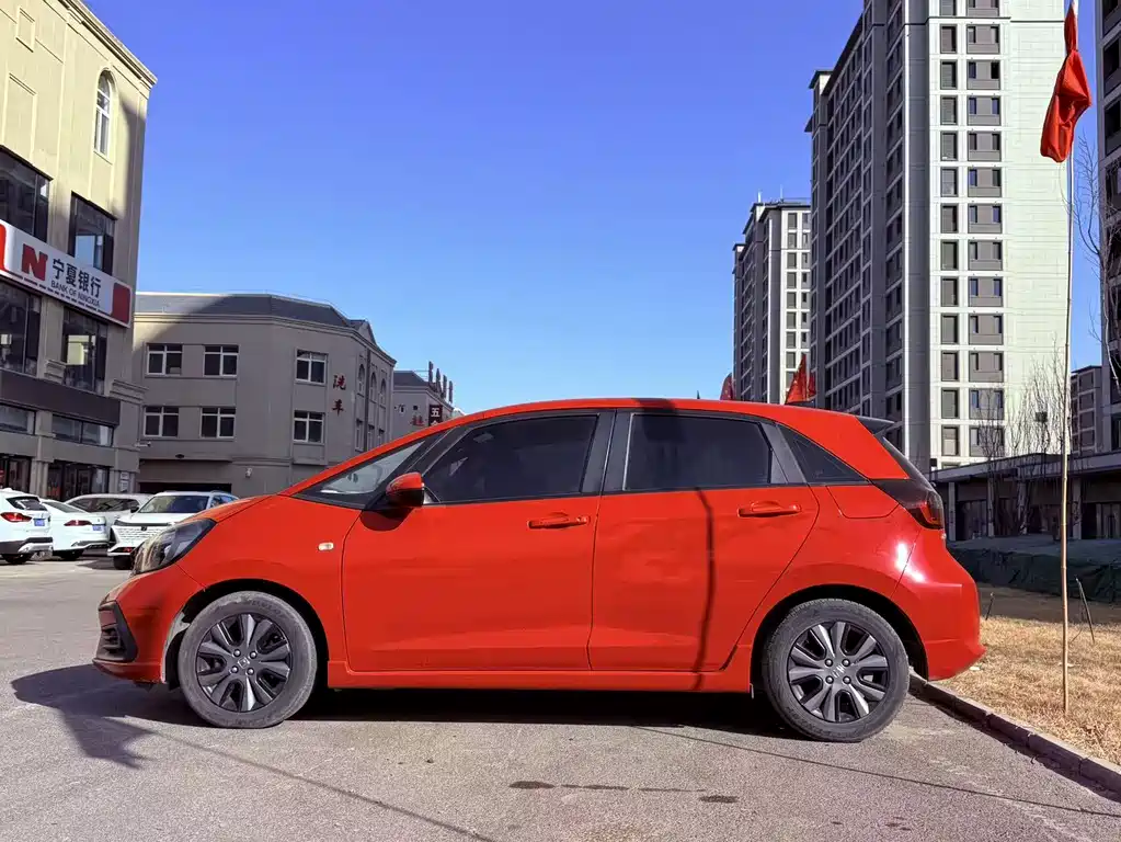Honda Fit — фото 8