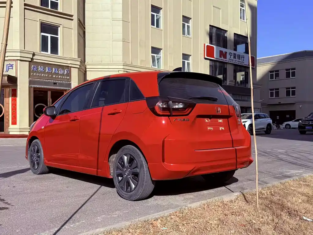 Honda Fit — фото 9