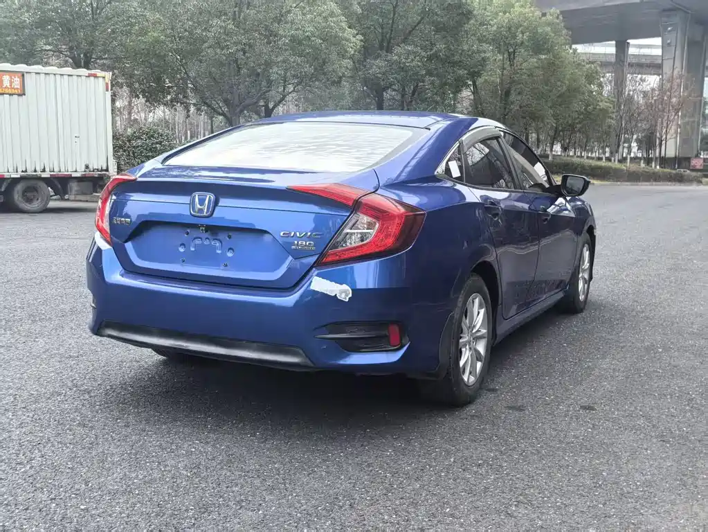Honda Civic — фото 5