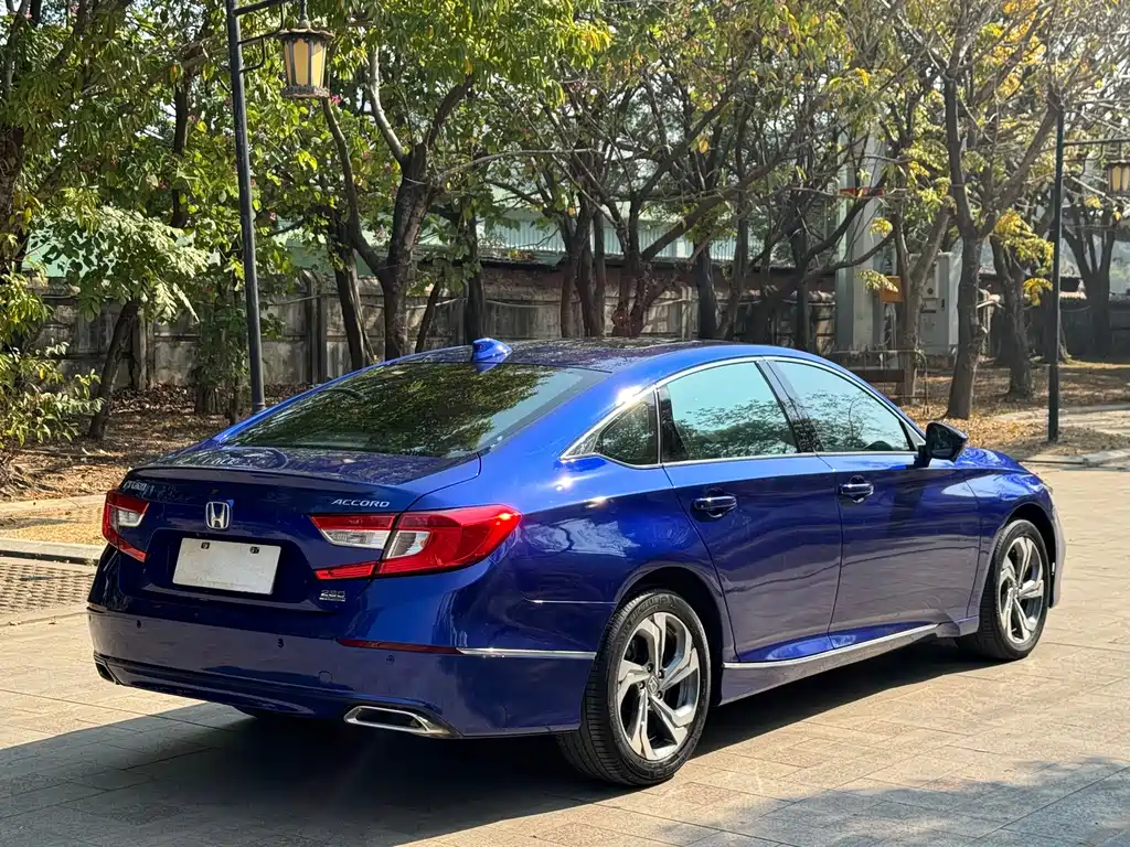 Honda Accord — фото 14