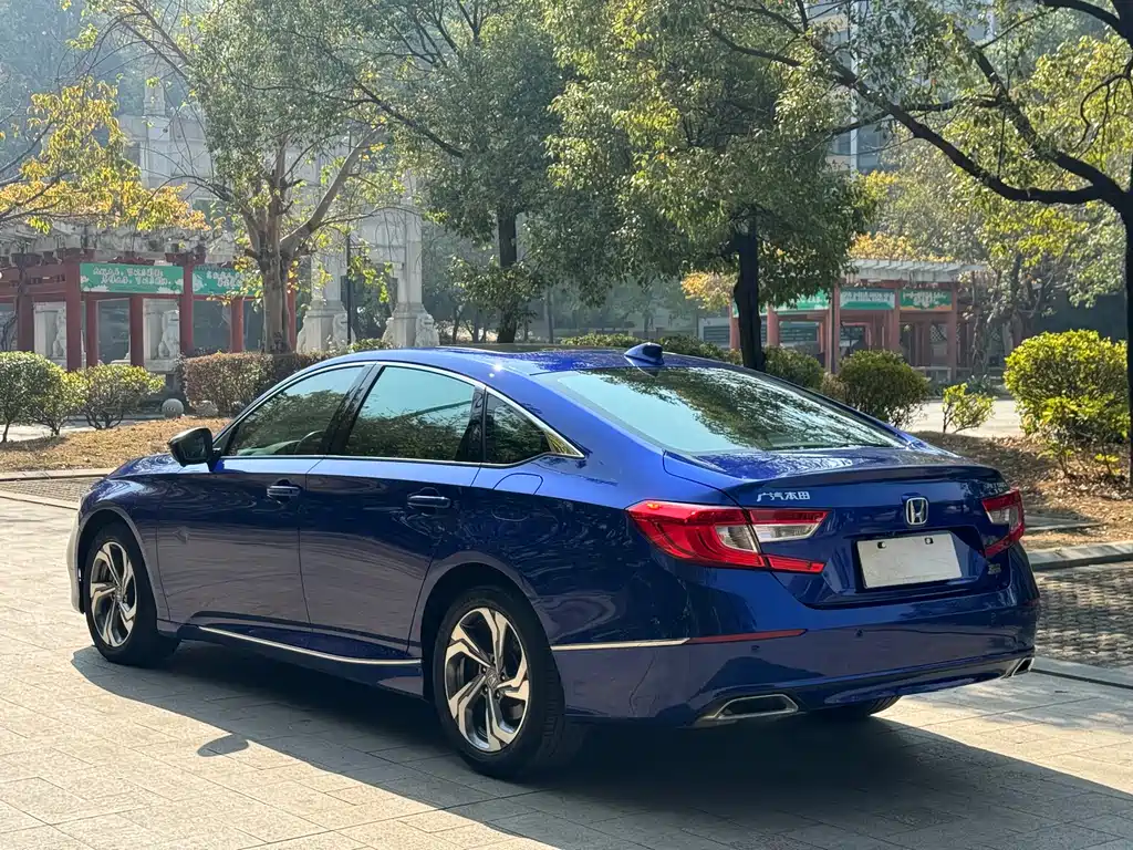 Honda Accord — фото 15