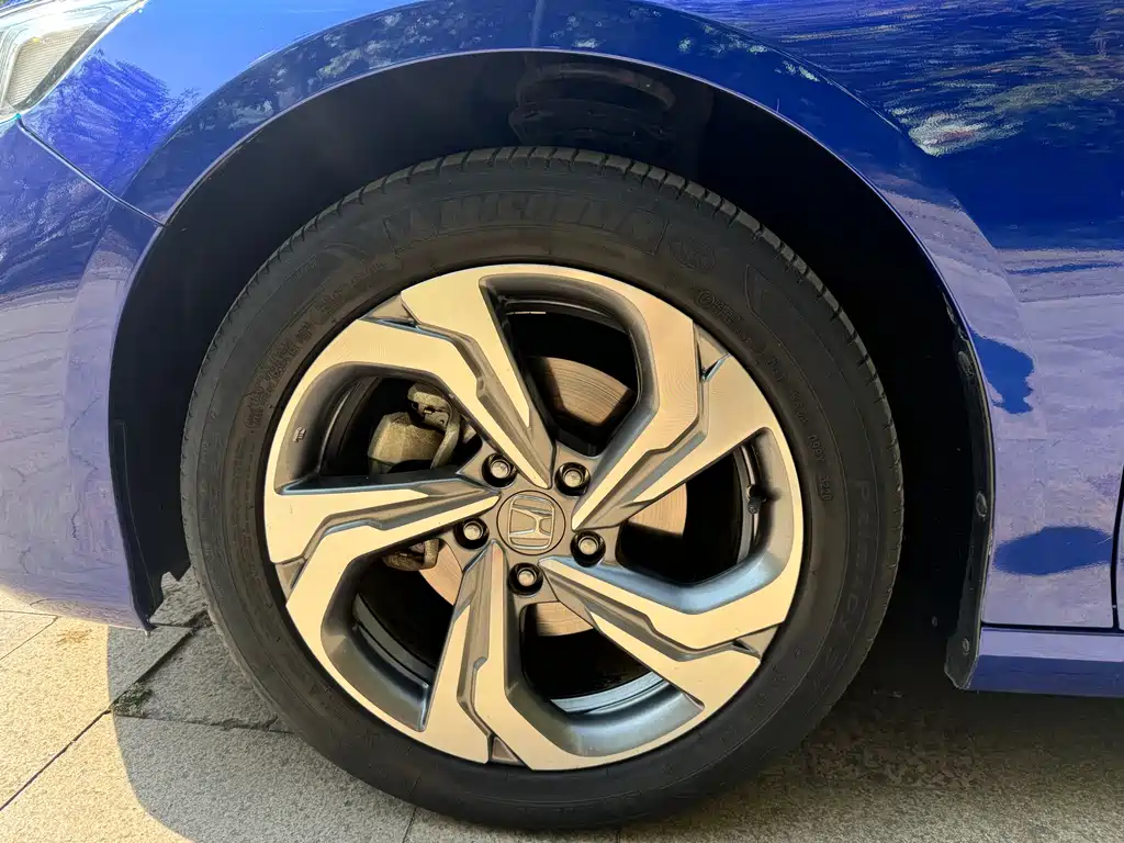Honda Accord — фото 17