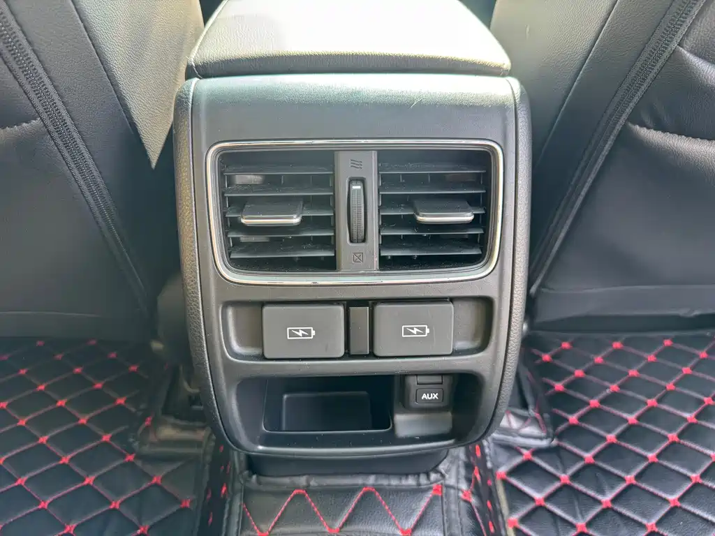Honda Accord — фото 10