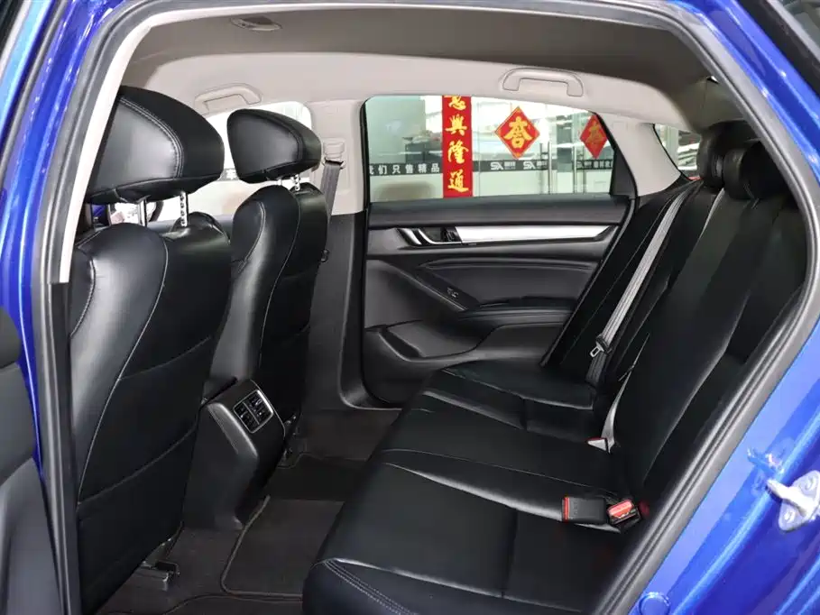 Honda Accord — фото 11