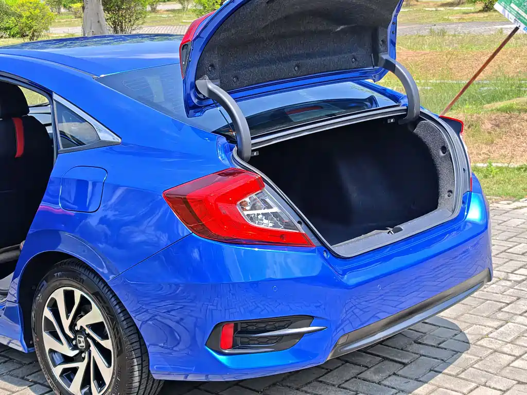 Honda Civic — фото 15