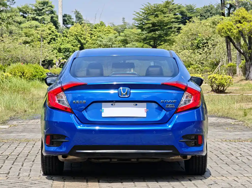 Honda Civic — фото 18
